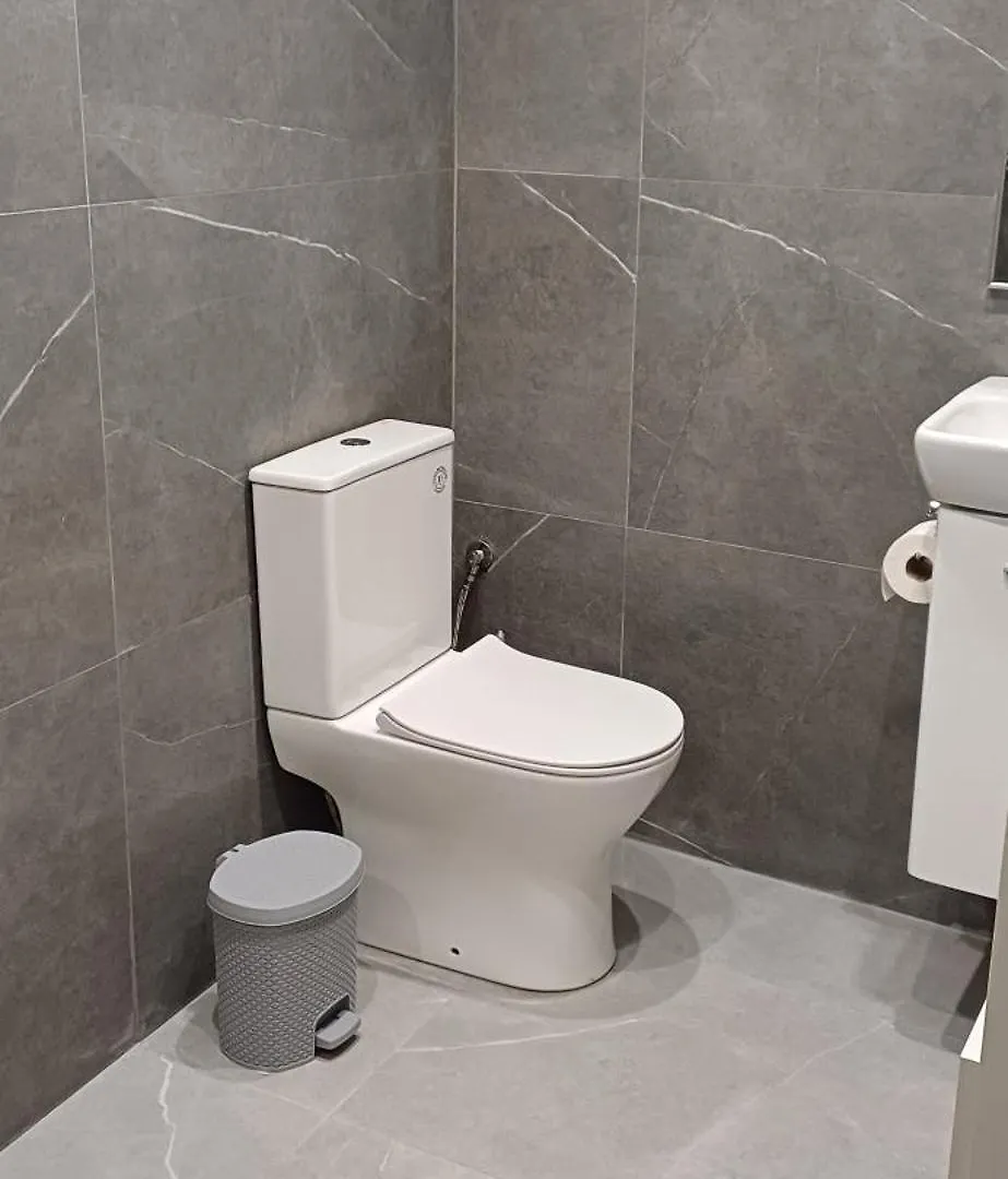 לרנקה Makenzy Mermaid 2 Bedroom Apartment
