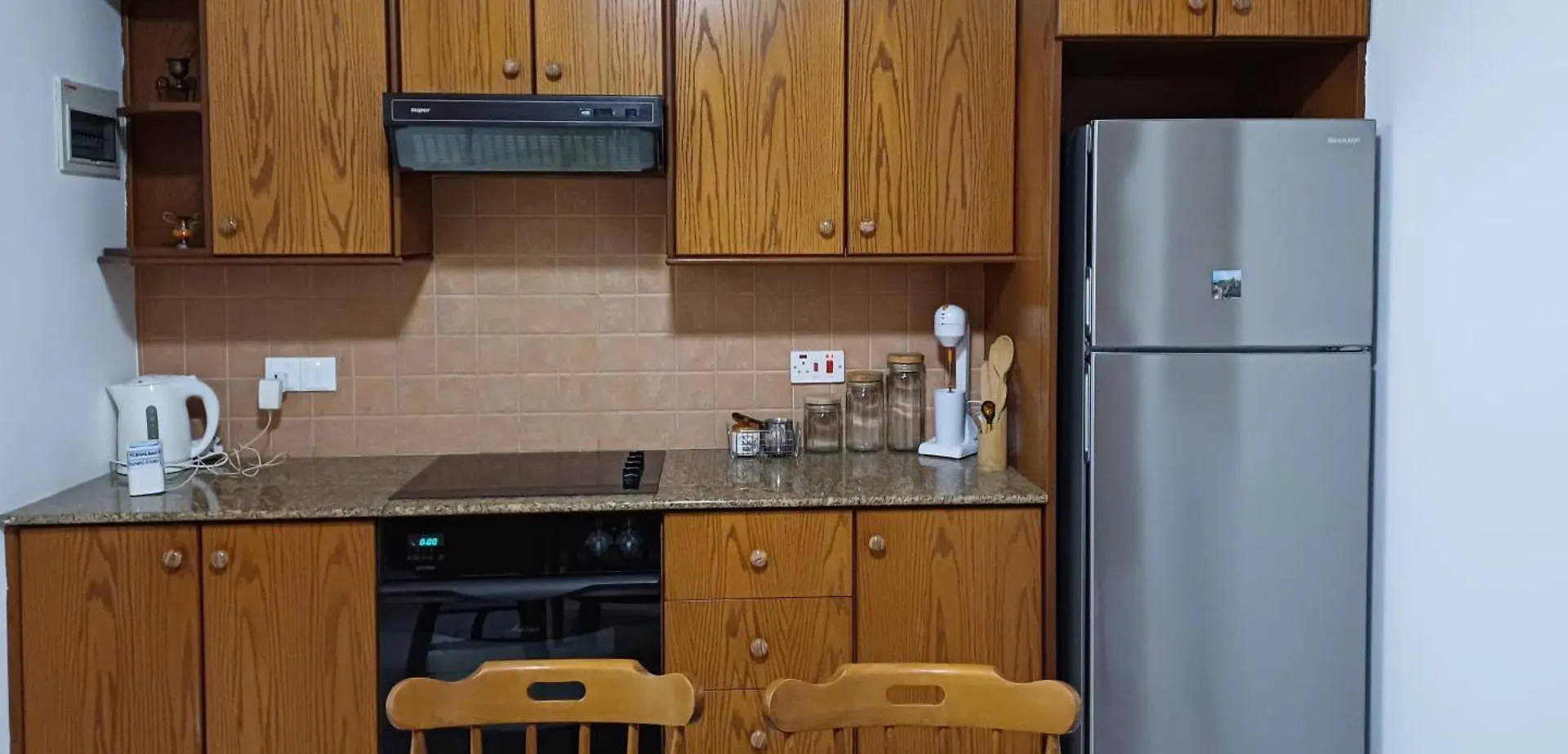 Makenzy Mermaid 2 Bedroom Apartment 拉纳卡