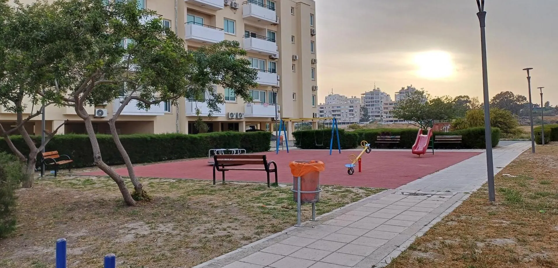Makenzy Mermaid 2 Bedroom Apartment 拉纳卡