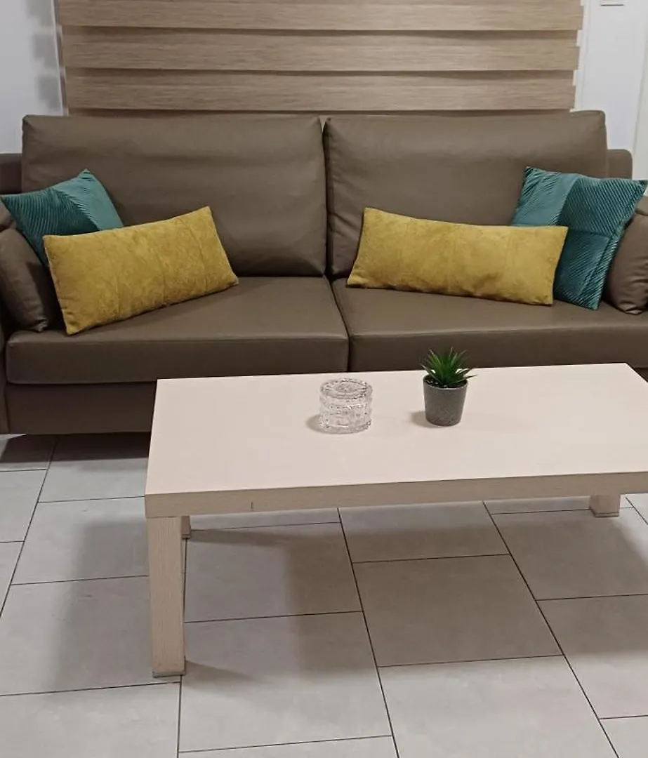 Makenzy Mermaid 2 Bedroom Apartment 拉纳卡 0*,  塞浦路斯